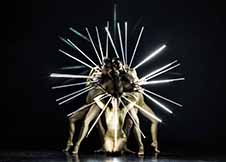 Dancers of MOMIX. Photo by Max Pucciariello.